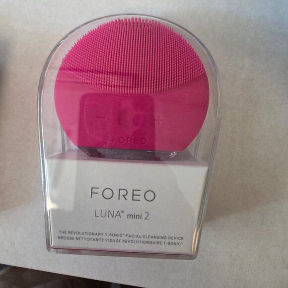 FOREO Luna mini 2 Fuchisa T-Sonic Cleansing Massager NWT and Sealed - Picture 4 of 5